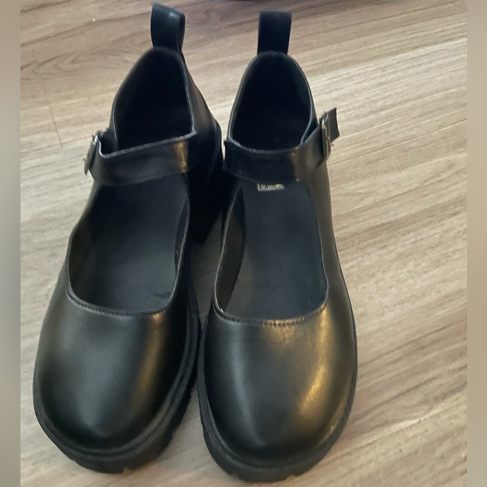 Womens Mary janes